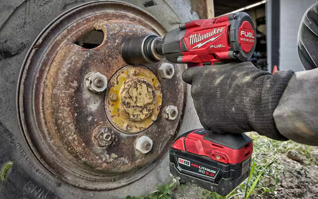 Milwaukee M18 FUEL 3/8” Mid-Torque Impact Wrench – Solo herramienta