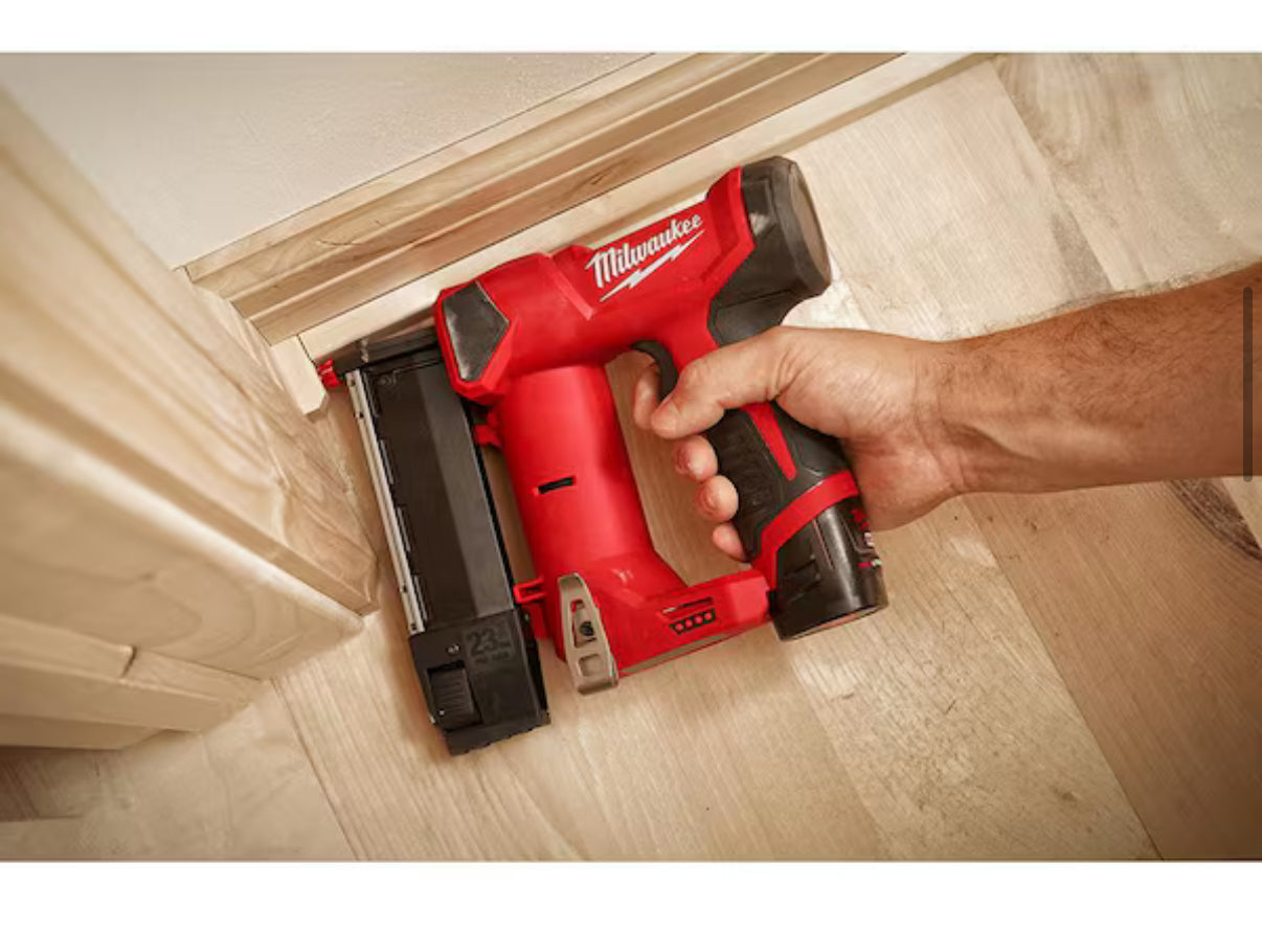 Milwaukee M12 23-Gauge Pin Nailer